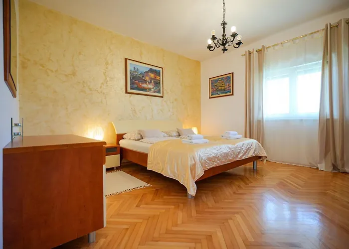 Apartment Jardin With Free Cowered Parking
